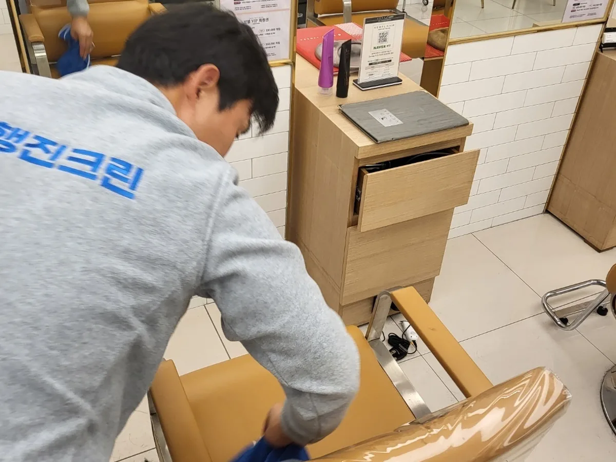 정읍시 감곡면 미용실 복도·대기 동선 야간 위생청소 사례 - 행진크린