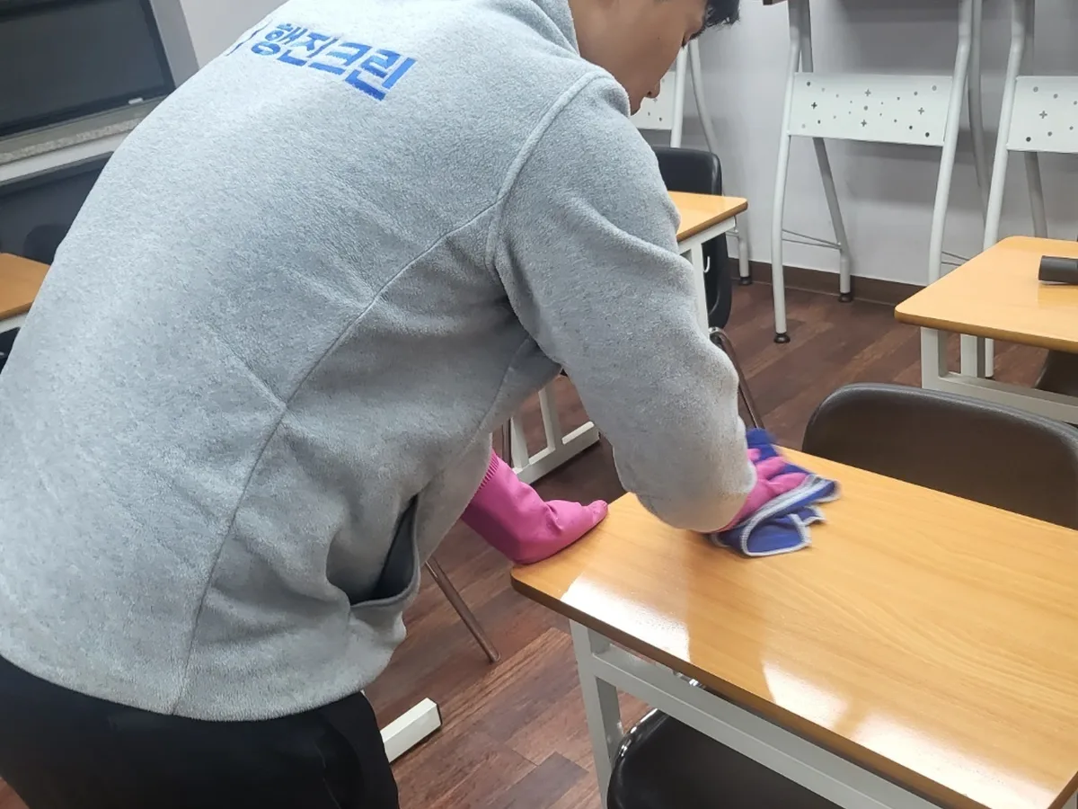 정읍시 구룡동 유치원 책걸상 교실 위생청소 사례 - 행진크린