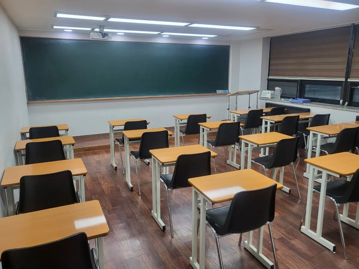 정읍시 망제동 어린이집 과학실 장비 주변 정밀 위생청소 사례 - 행진크린