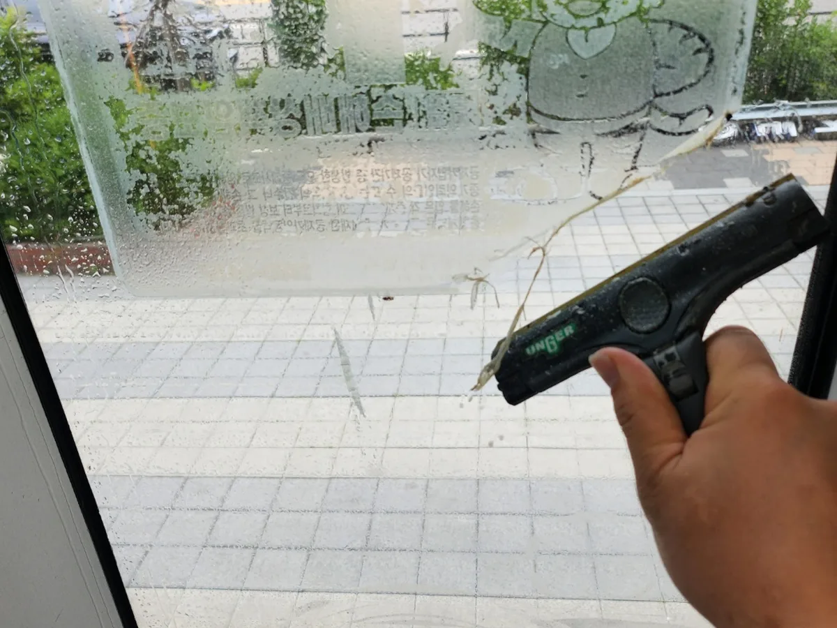 장수군 번암면 현장 유리·새시 장비 주변 정밀 위생청소 사례 - 행진크린