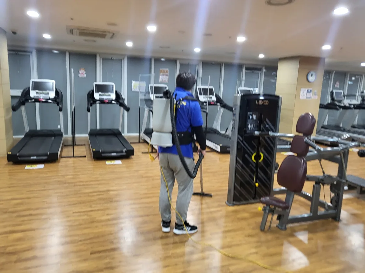 정읍시 망제동 헬스장 샤워실 장비 주변 정밀 위생청소 사례 - 행진크린
