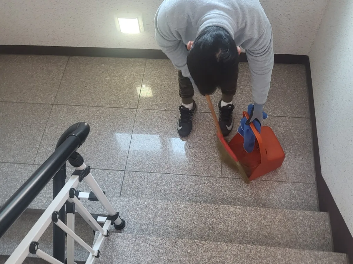 장수군 번암면 빌라 공동현관 장비 주변 정밀 위생청소 사례 - 행진크린